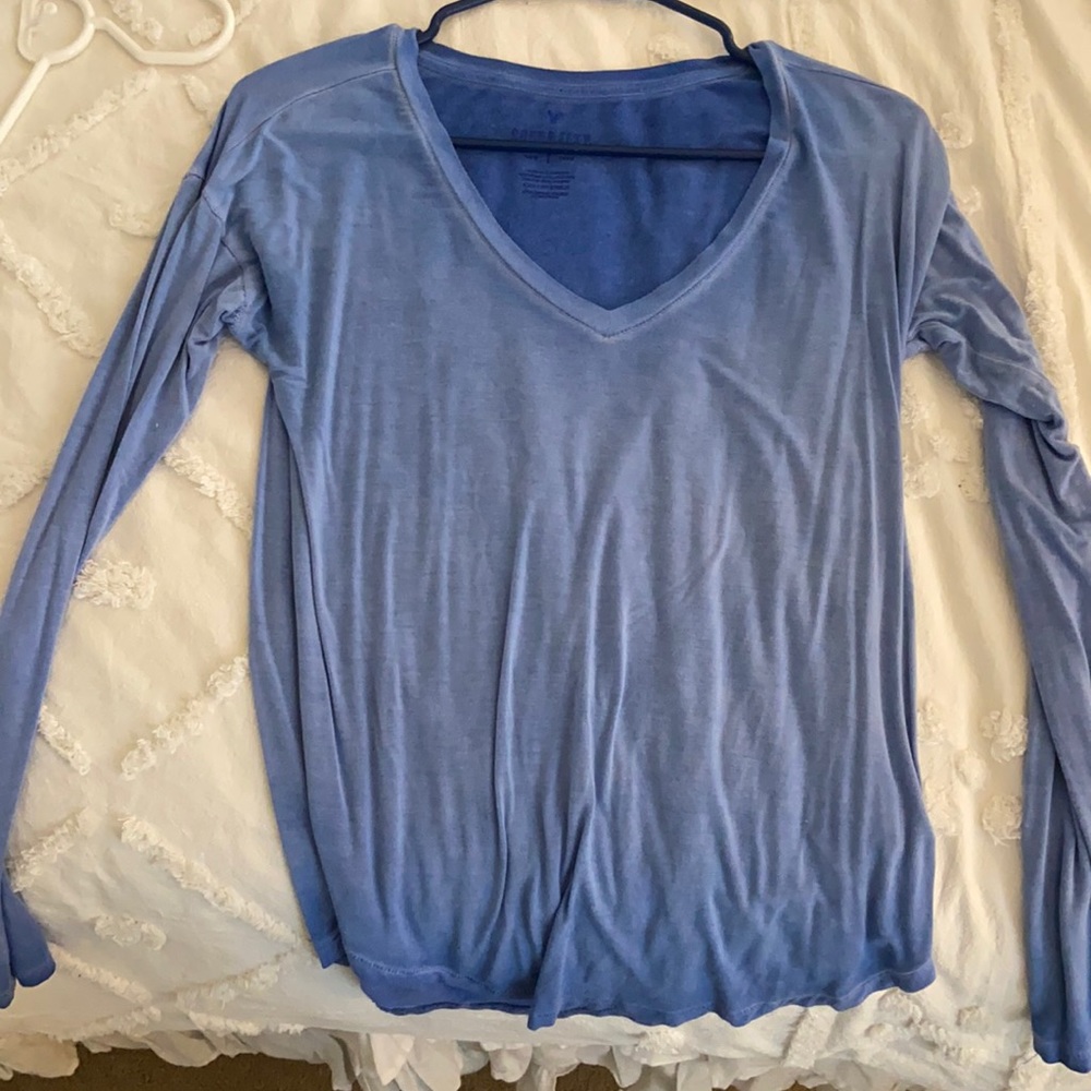 American Eagle soft and sexy v neck shirt